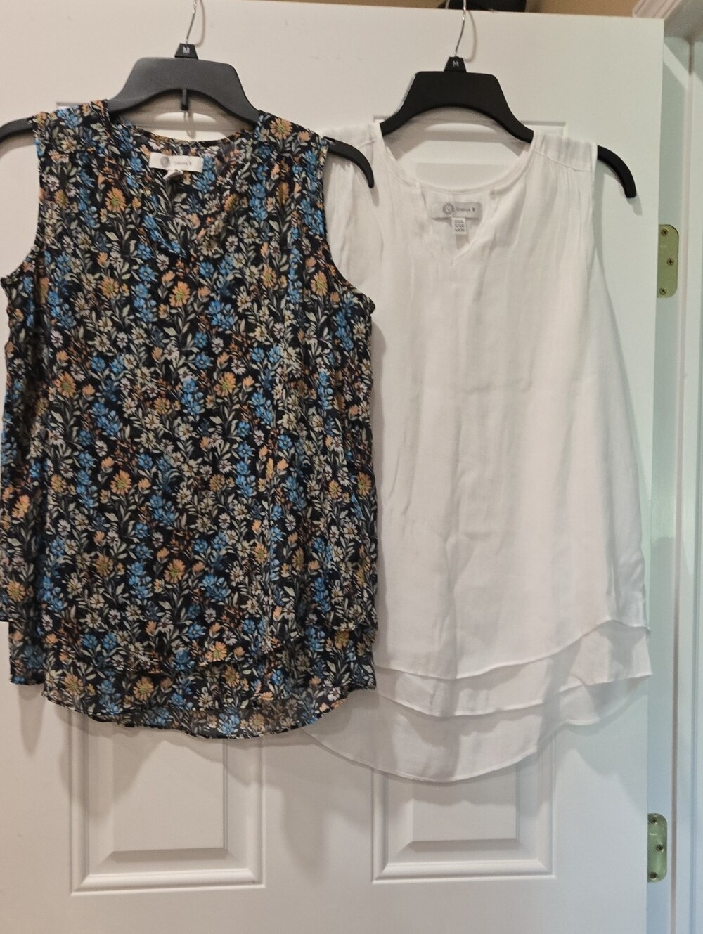 Bundle Of 2 Sleeveless V-Neck Tank Tops in Multi Floral And White